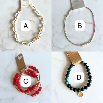Jewelry: Necklaces/Bracelets