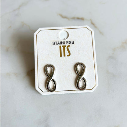 Jewelry: Stud Earrings