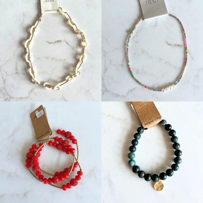 Jewelry: Necklaces/Bracelets